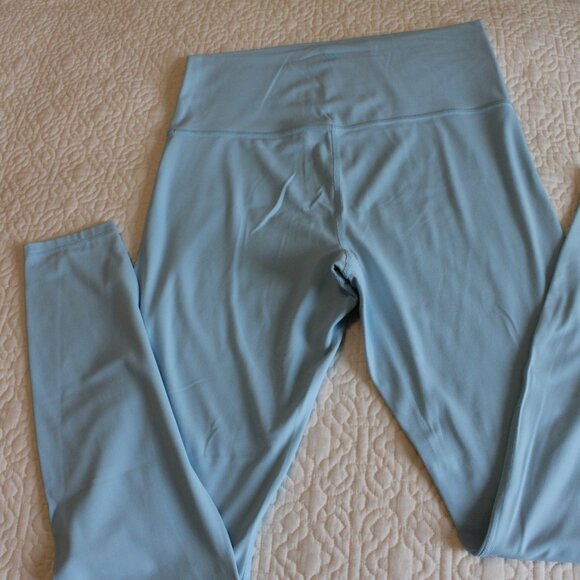 All in Motion Leggings - Picture 2 of 4